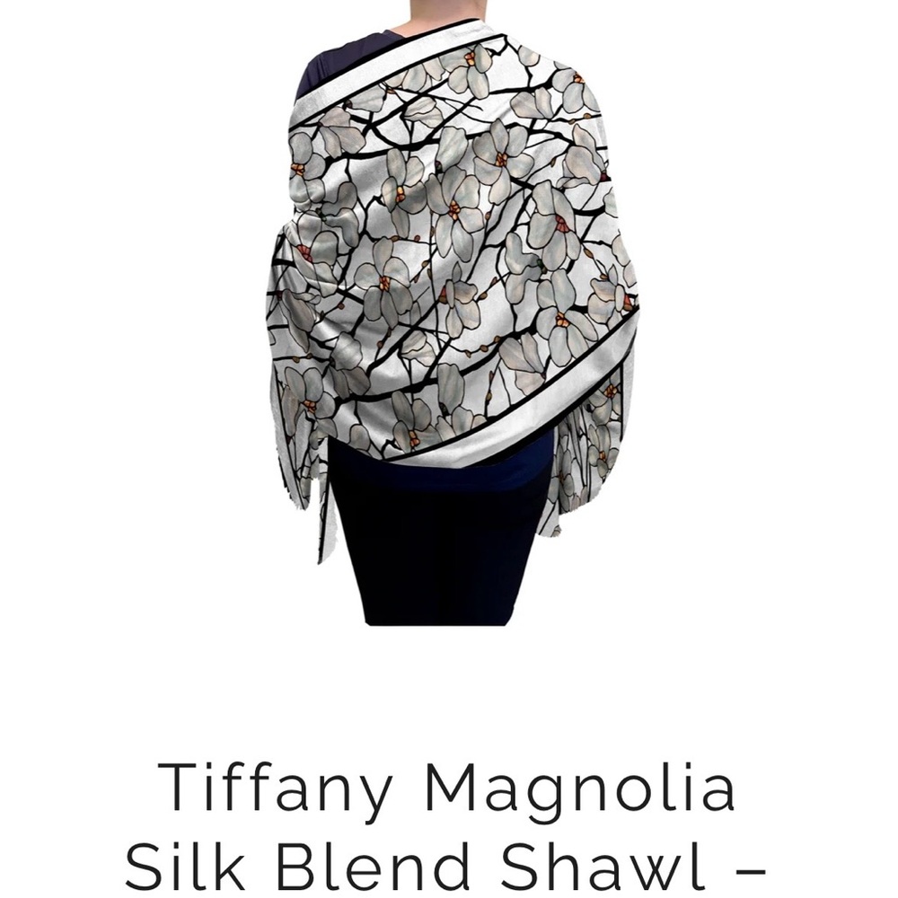 Tiffany Magnolia Silk-Blend Shawl in White and Black